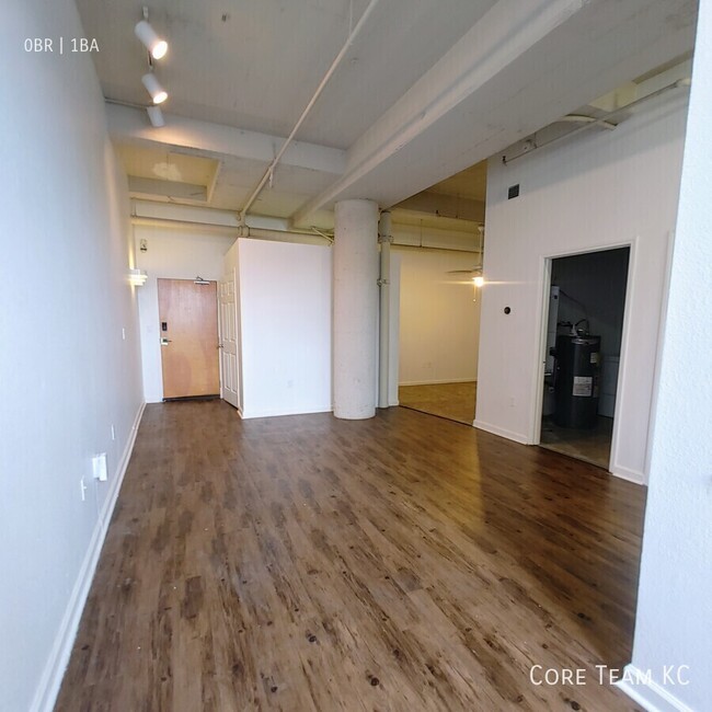 Building Photo - West 7th Street Loft For Rent