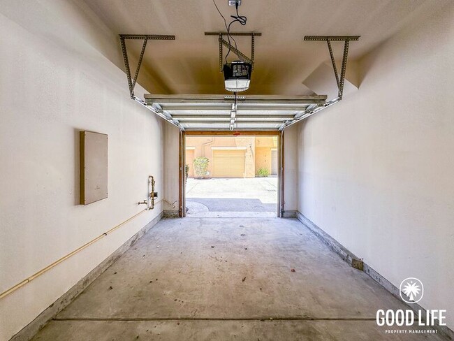 Building Photo - 1823 Peach Ct