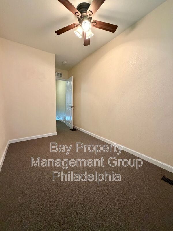 Building Photo - 1668 E Walnut Ln