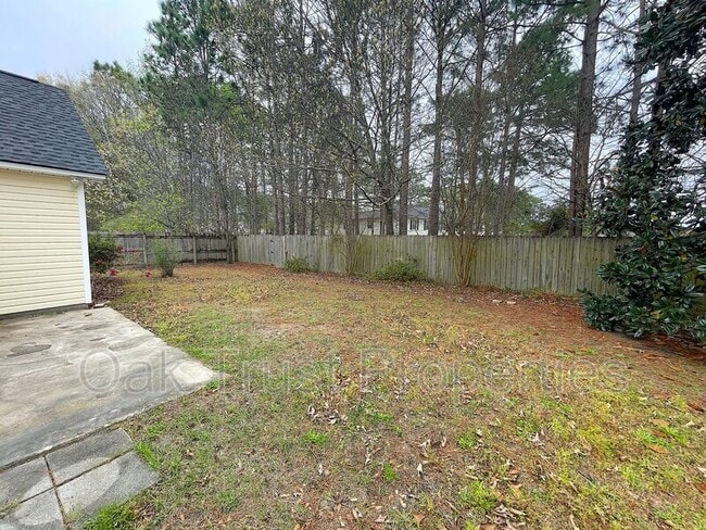 Building Photo - 144 Paddock Way