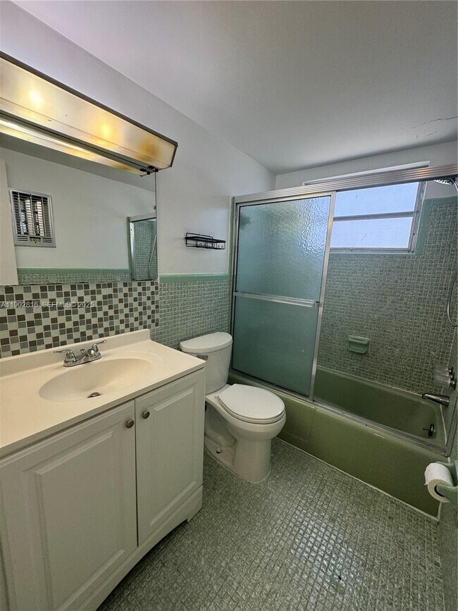 Building Photo - 1300 N 17th Ave