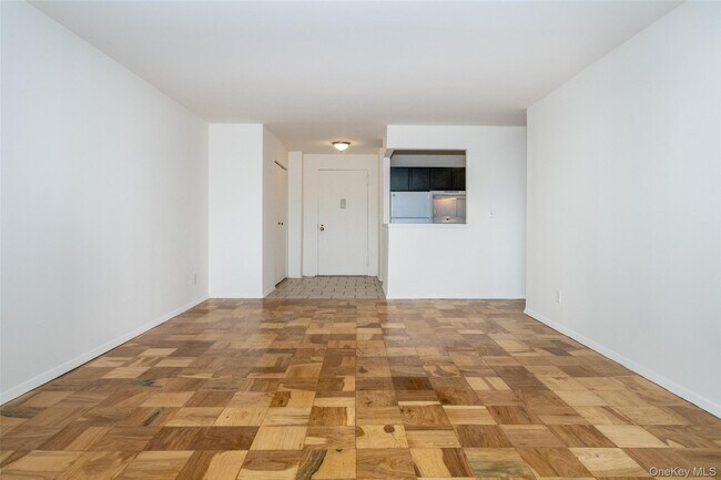 Building Photo - 125 Lake St