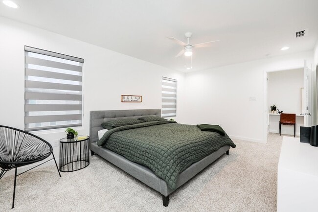 Building Photo - 305 Deer Path Lp