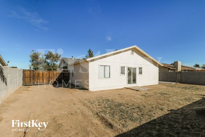 Building Photo - 8761 W Ironwood Dr