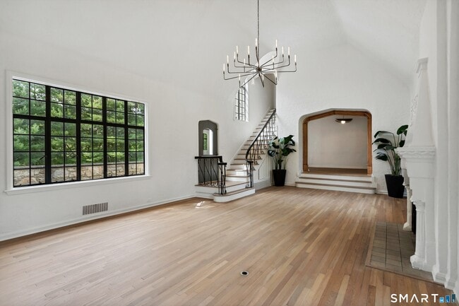 Building Photo - 5 Sherwood Ave
