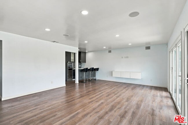 Building Photo - 4355 Chaumont Rd