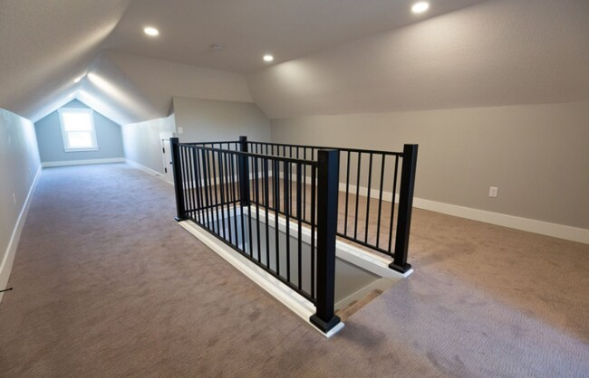 Building Photo - Charming Fully Renovated Home in the Heart of Southeast Portland