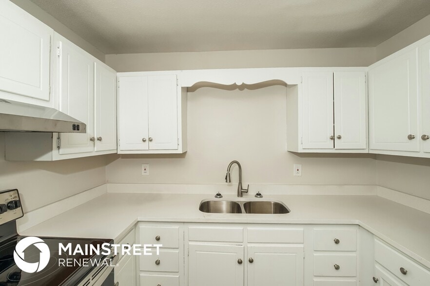 Building Photo - 6139 Cougar Dr