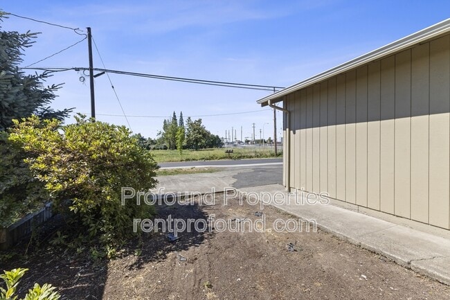 Building Photo - 20815 SW Alexander St