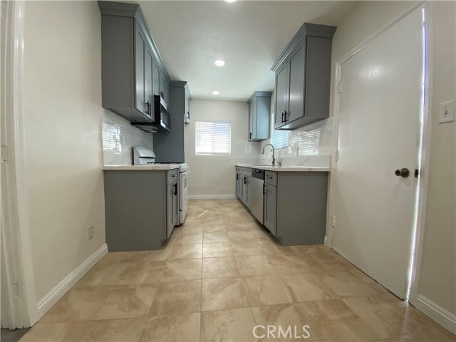 Building Photo - 1770 W Minerva Ave