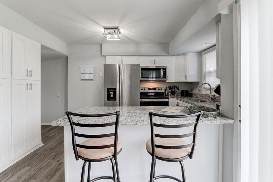 Building Photo - 2408 Springdale Rd