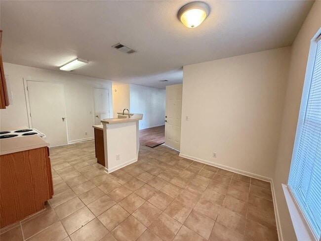 Building Photo - 3201C El Salido Pkwy