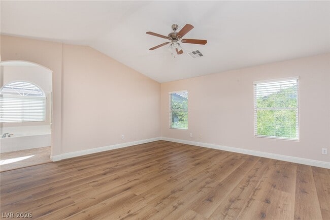 Building Photo - 5163 Tunnel Falls Dr