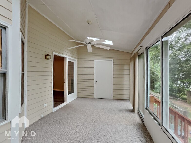 Building Photo - 2745 Sterling Park Dr