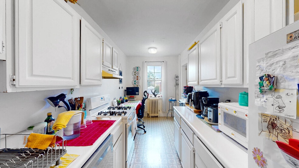 Building Photo - 15 Governors Ave