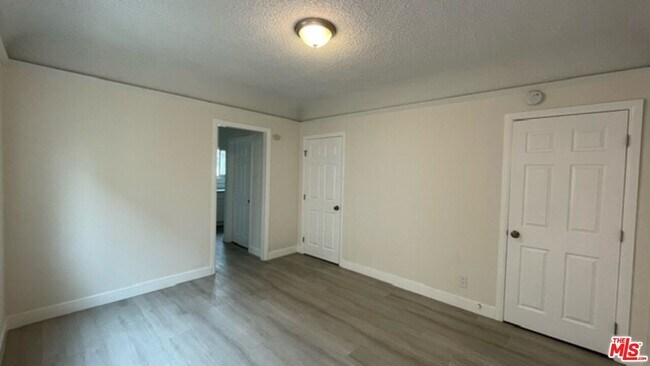 Building Photo - 836 S Catalina St