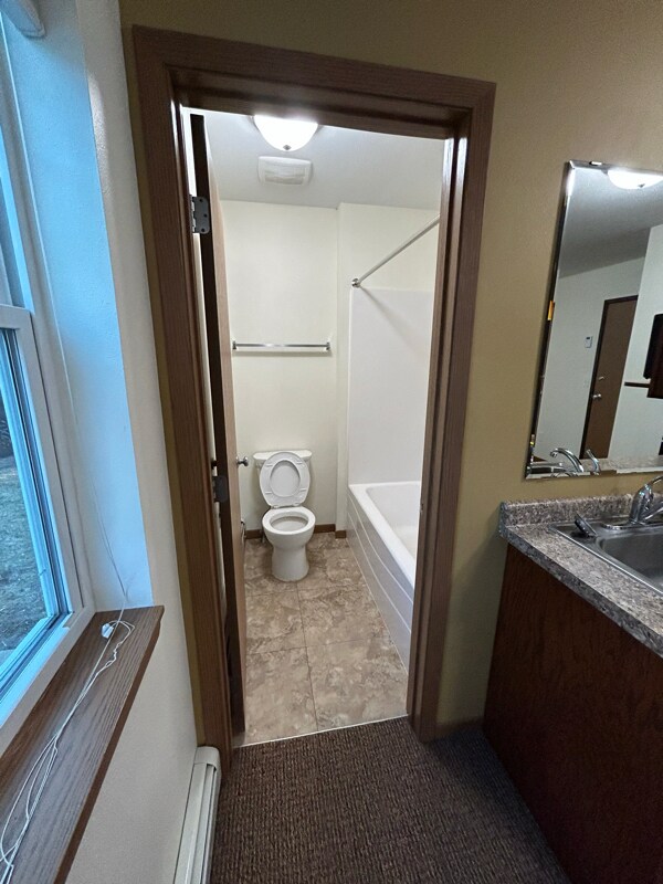 Building Photo - 516 6th St S