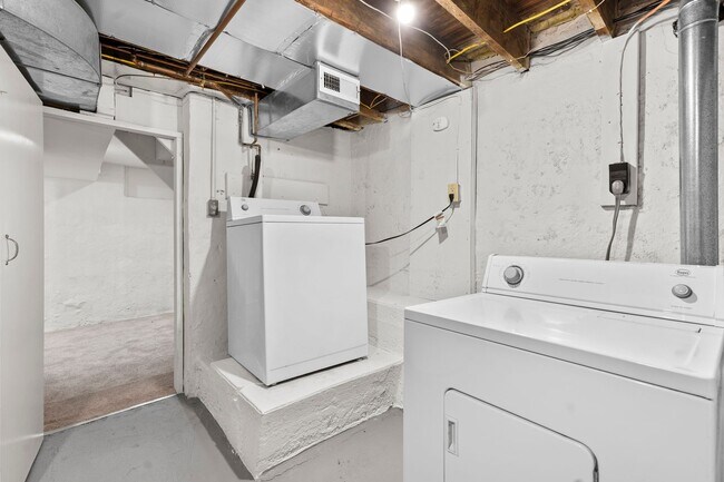 Building Photo - Charming Conshohocken Home | 2 Beds, 2 Baths, Finished Basement, Wine Cellar & 2 Parking Spaces