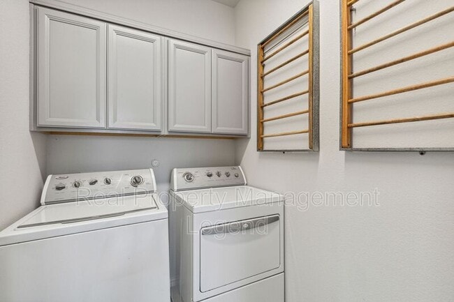Building Photo - 1833 Meadow Trail Ln