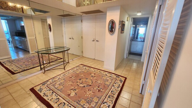 Building Photo - 5510 N Ocean Dr