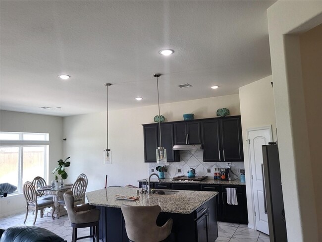 Building Photo - 10702 Crestwood Point Cir