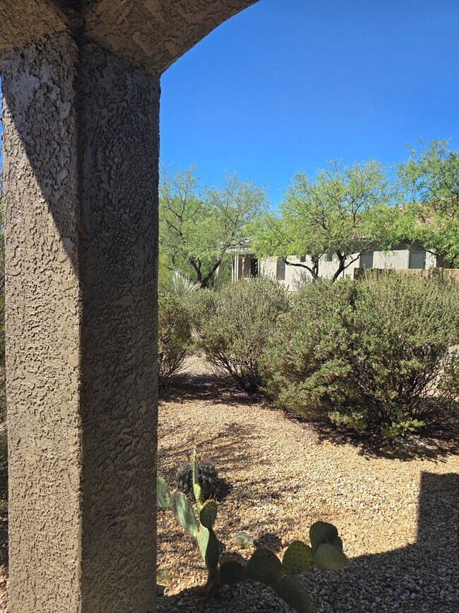 Building Photo - FREE RENT FOR OCTOBER AND $100 VISA GIFT C...