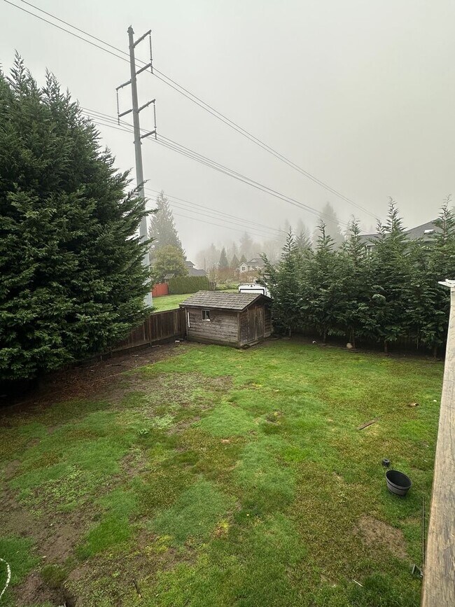 Building Photo - Beautiful 4 Bedroom 3 Bathroom Home in Everett!