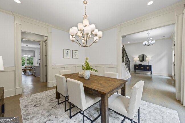 Building Photo - 1742 Helen Dr NE