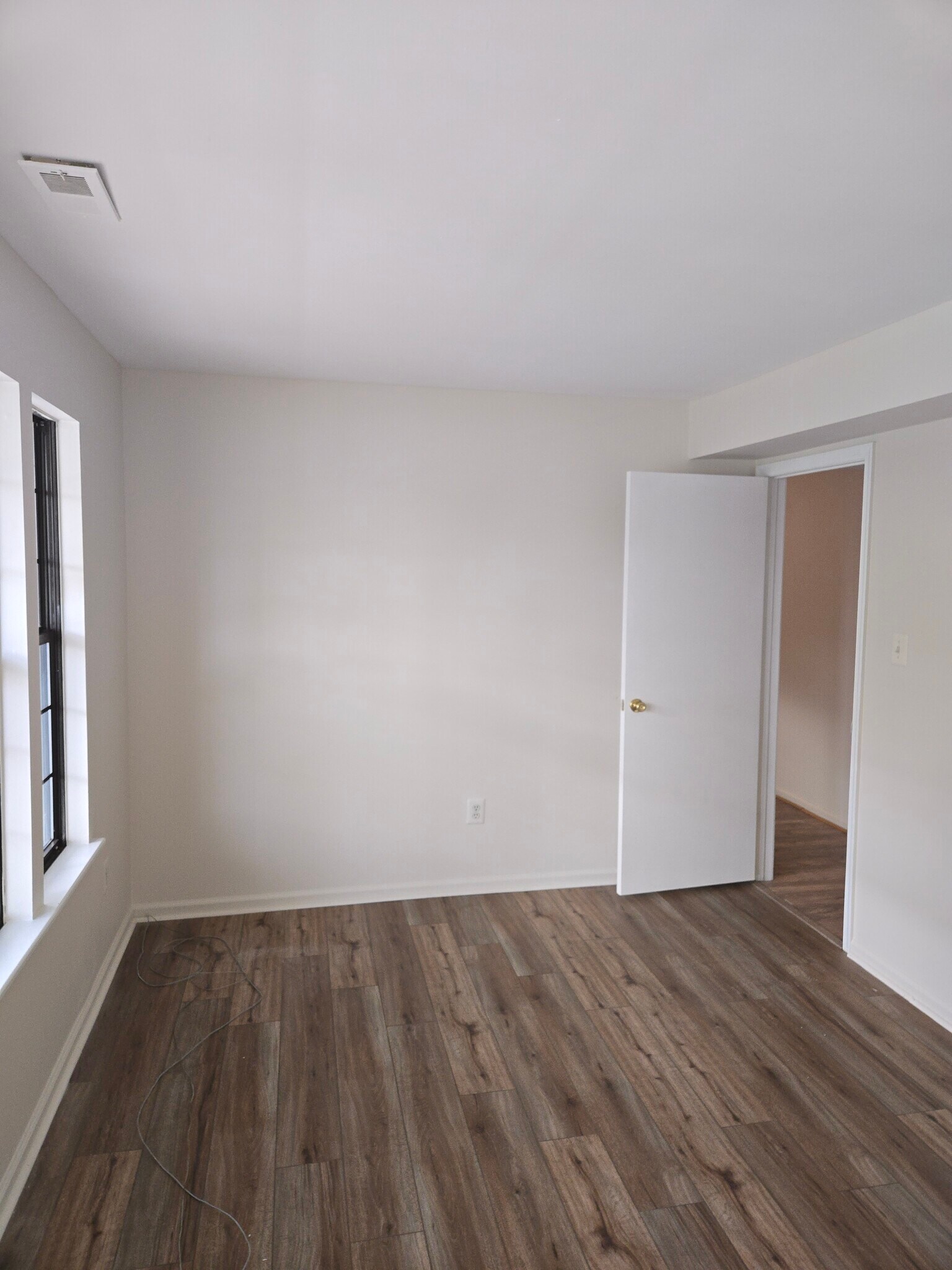 Building Photo - 6 Canterbury Ct