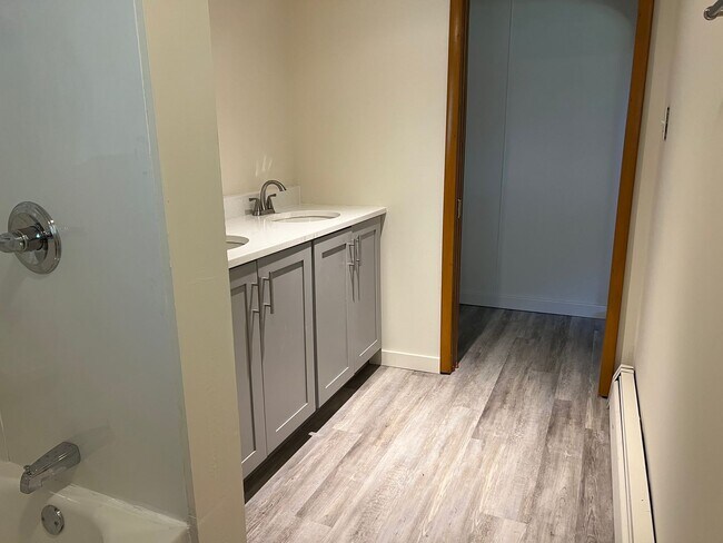 Building Photo - Quakertown Cape in Private Setting