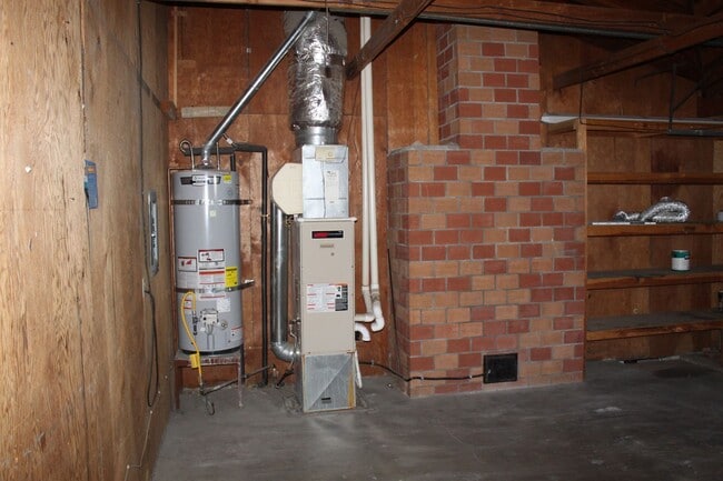 Building Photo - 6520 Climax Ave
