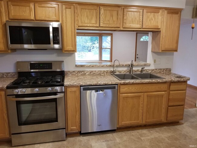 Building Photo - 311 Blake Dr
