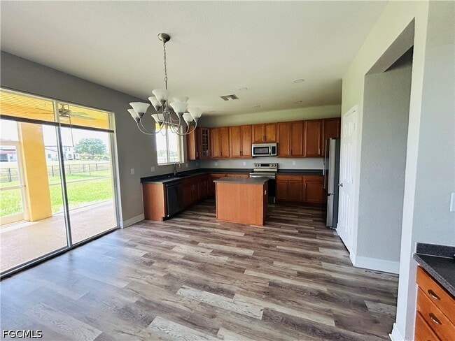 Building Photo - 8041 Allamanda Ct