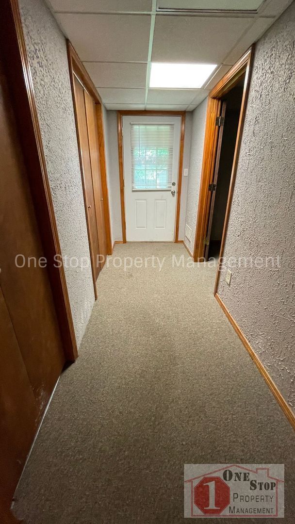 Building Photo - Beautiful 3 bedroom, 2 bathroom home in Le...
