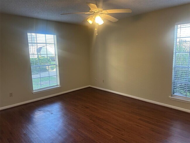 Building Photo - 2120 El Paseo St