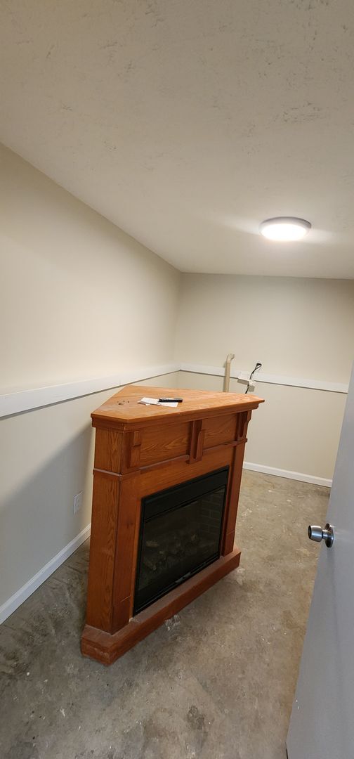 Building Photo - Oldham County Beauty!  Completely Renovated!  ALL NEWer Appliances!  ALL NEWer Flooring & Paint! ...