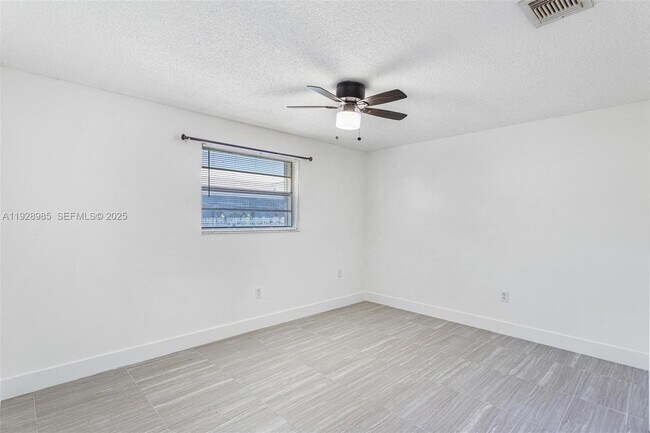 Building Photo - 1722 NW 5th St