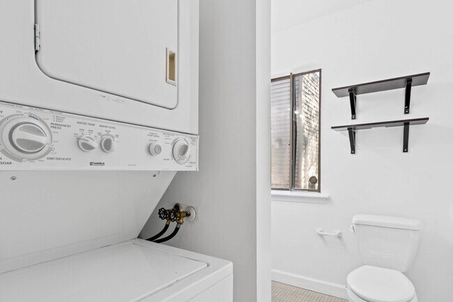 Building Photo - 66 Banner Ct