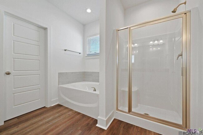 Building Photo - 5832 Lake Shelf Dr