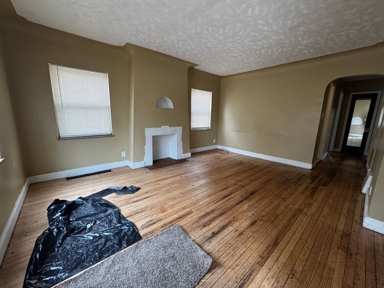 Building Photo - 19164 Westphalia St