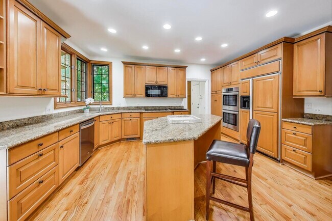 Building Photo - 1620 Timber Woods Ln