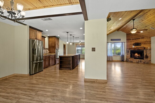Building Photo - 256 County Rd 1450