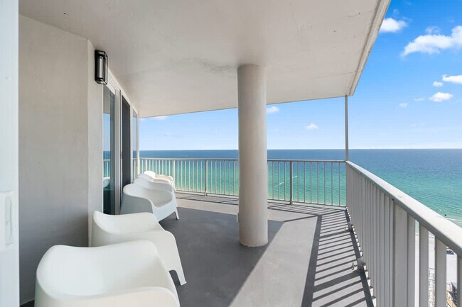 Building Photo - 8743 Thomas Dr