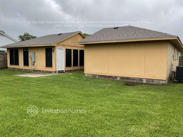 Building Photo - 2835 Pilgrims Point Dr