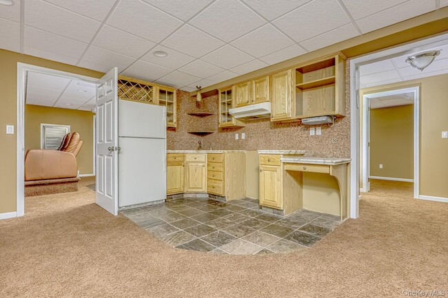 Building Photo - 22 Golden Rd