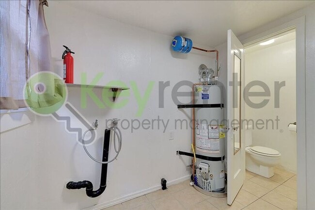 Building Photo - 2400 27th St