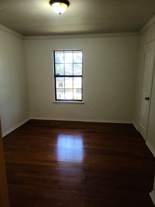 Building Photo - 3321 Thomas Kincheon St