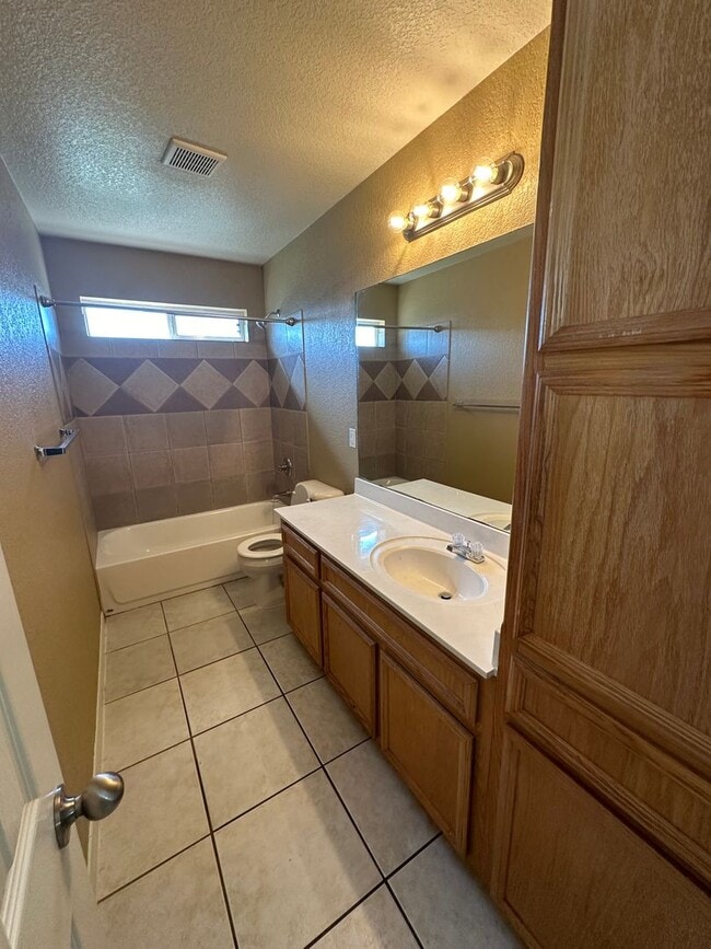 Building Photo - 1903 Elms Run Ct