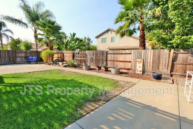 Building Photo - 3232 Balada Way