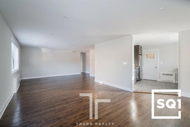 Building Photo - 2 bedroom in Chicago IL 60626